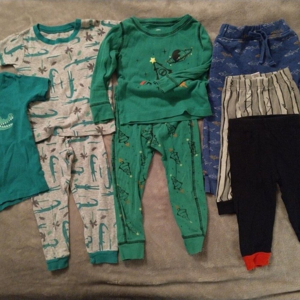 Toddler Boys size 2T-5T Clothes - Picture 2 of 12